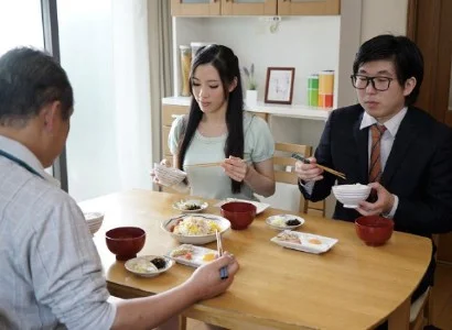 Quá nứng, con dâu banh vùng kín cho bố chồng thỏa mãn nhu cầu